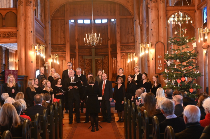 Holmenkollen kammerkor opptrådte under gudstjenesten første juledag. Foto: Sven Gj. Gjerudsen, Det kongelige hoff